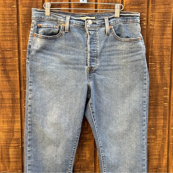 Levi's Wedgie Straight Button Up Jeans - Picture 8 of 15